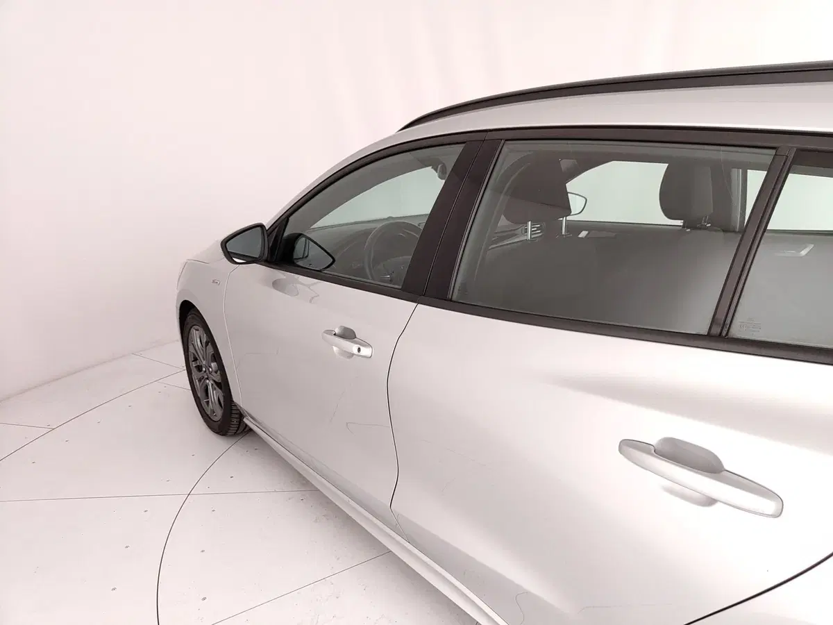 Ford Focus Station Wagon usata a Caserta (12)