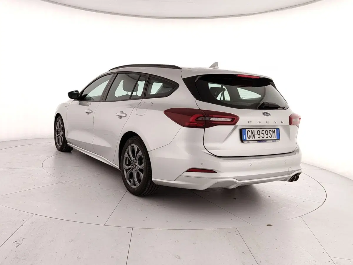 Ford Focus Station Wagon usata a Caserta (4)