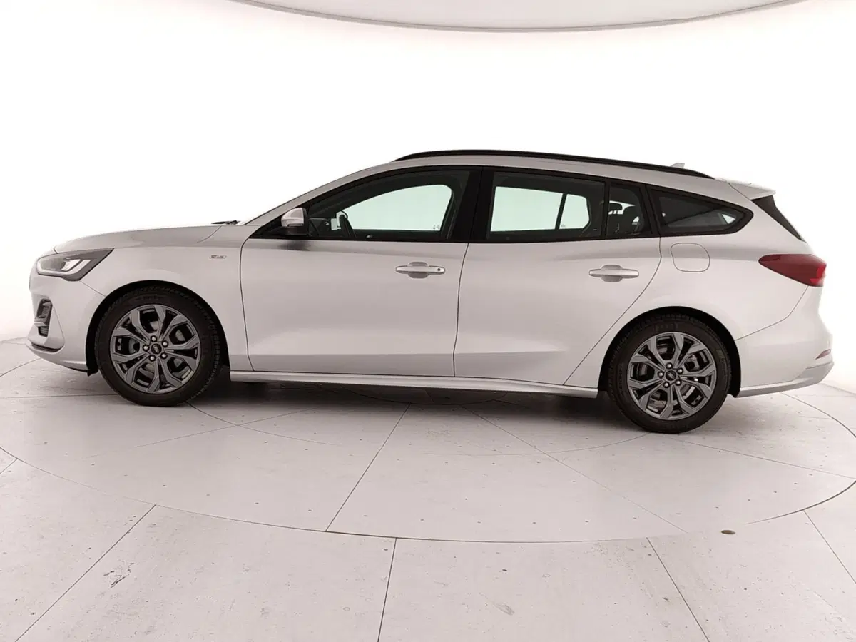 Ford Focus Station Wagon usata a Caserta (8)