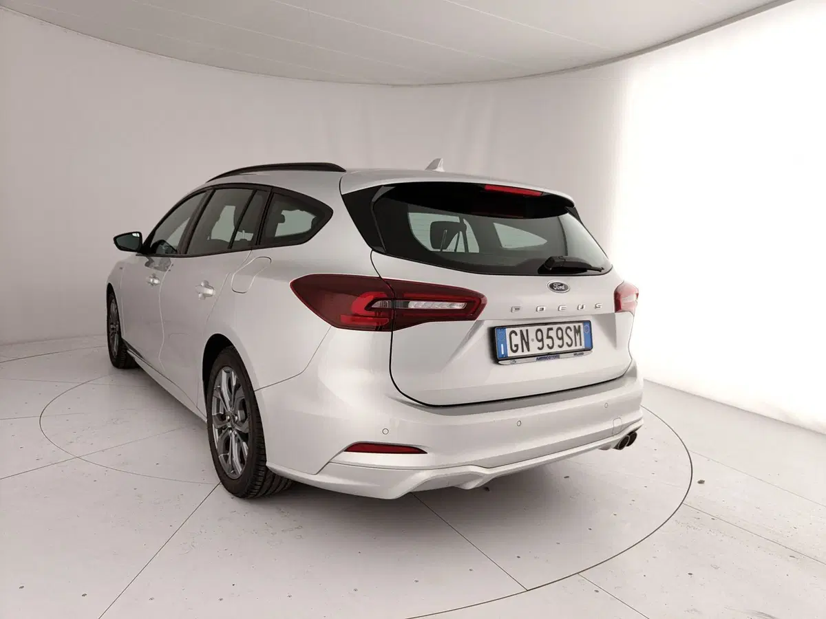 Ford Focus Station Wagon usata a Caserta (9)