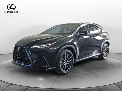 Lexus NX Plug-in 4WD Premium del 2025 usata a Venezia