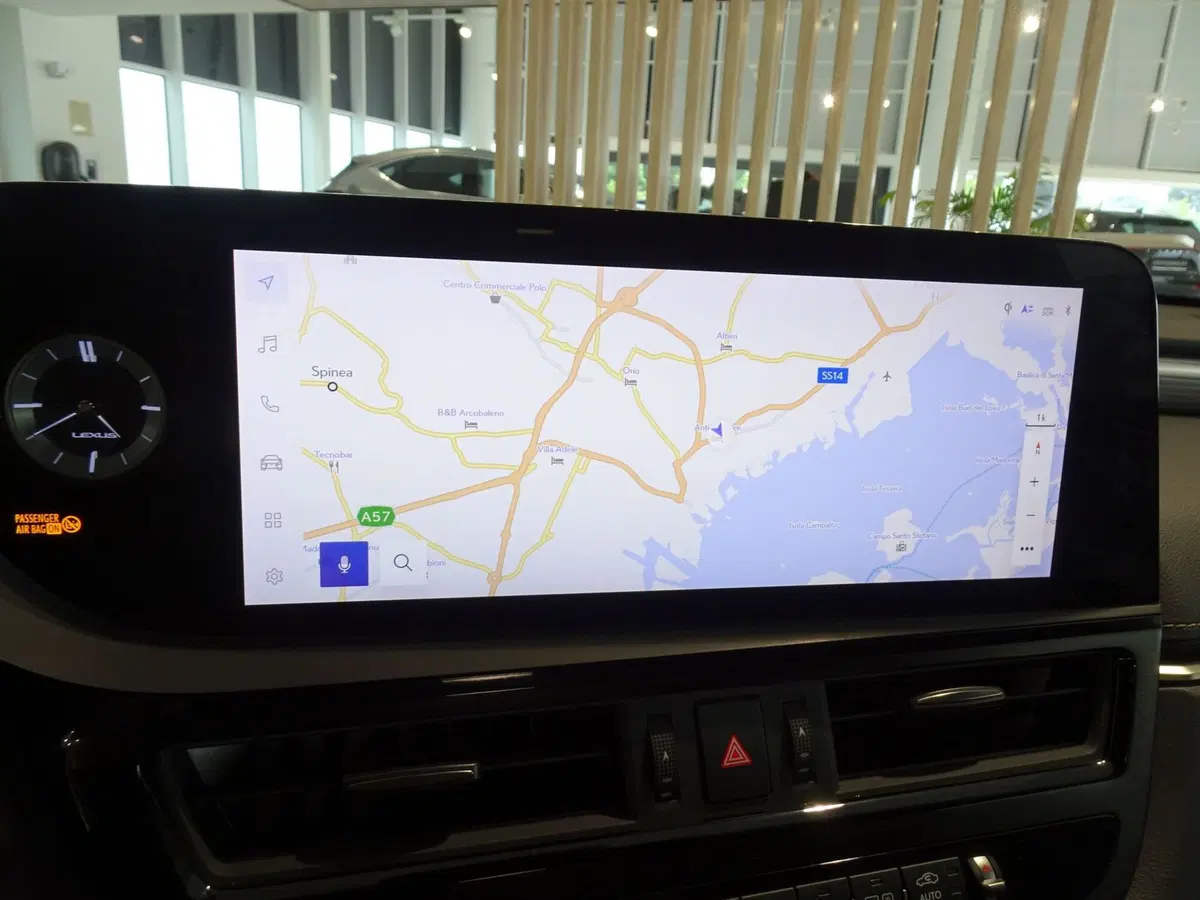 Lexus ES usata a Venezia (14)