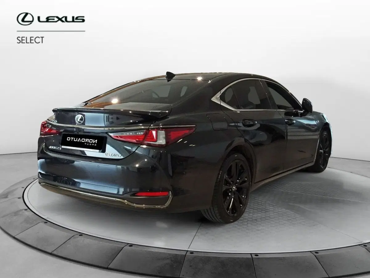 Lexus ES usata a Venezia (4)