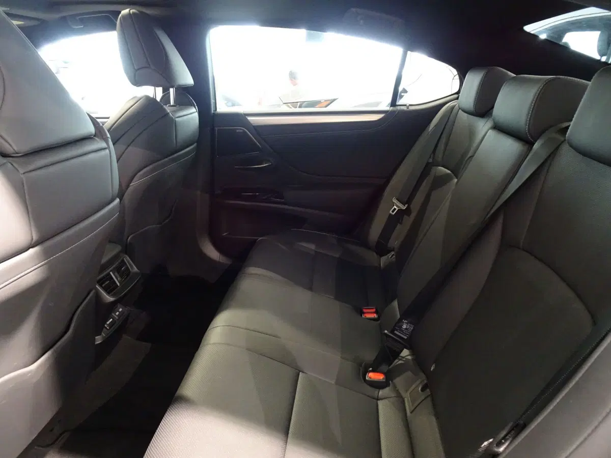 Lexus ES usata a Venezia (8)