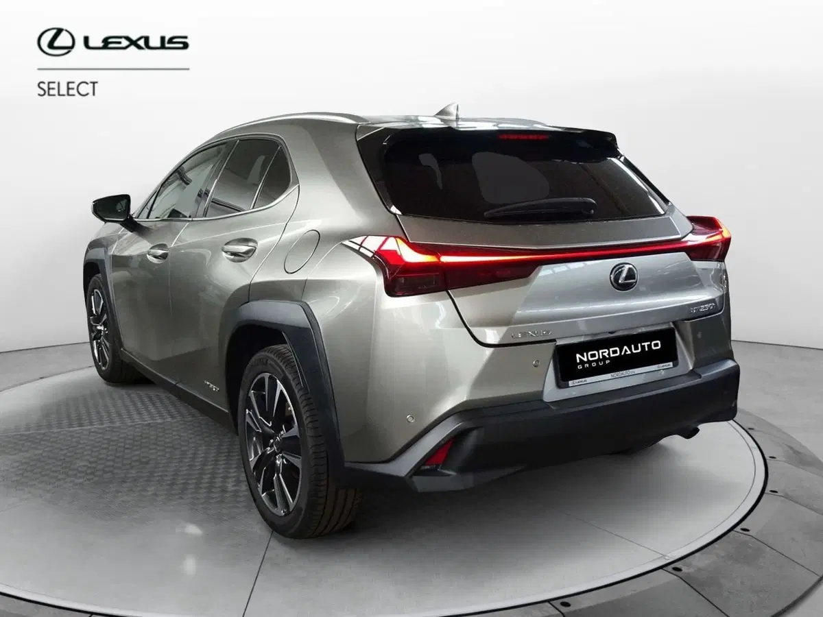 Lexus UX usata a Venezia (4)