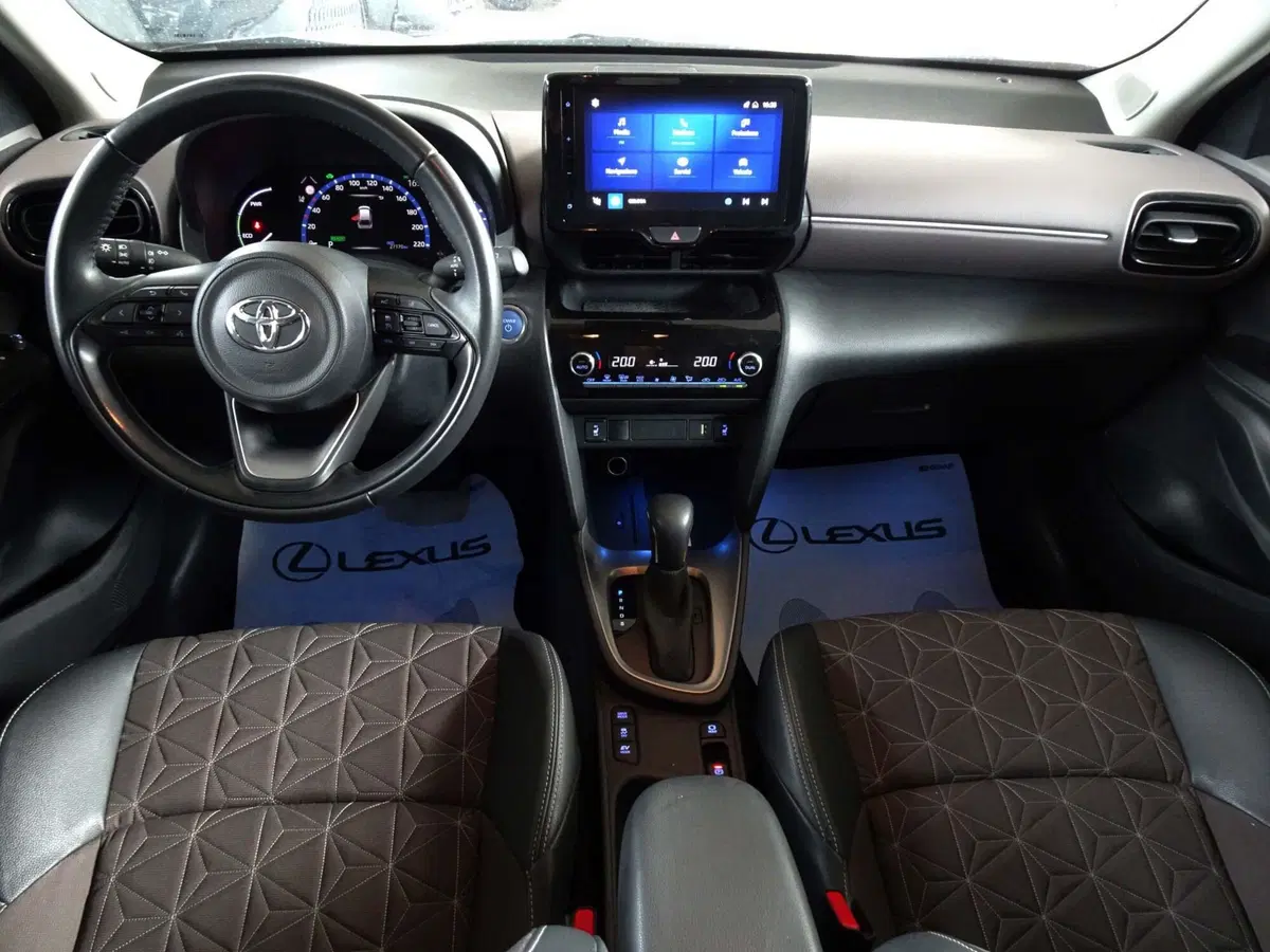 Toyota Yaris Cross usata a Venezia (11)