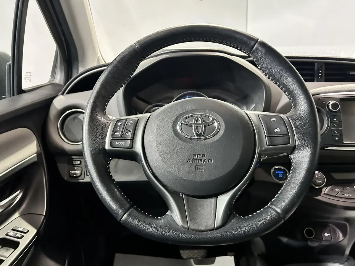 Toyota Yaris usata a Milano (10)