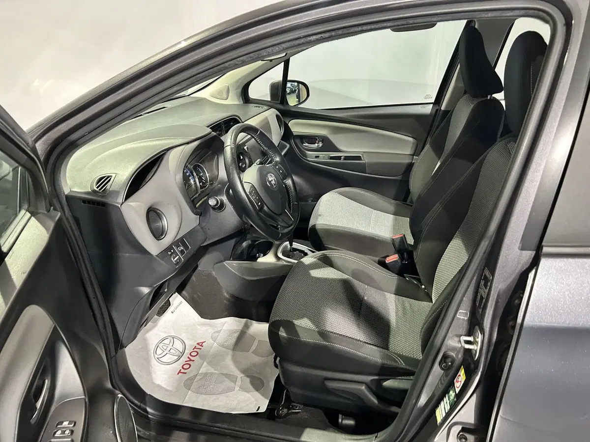 Toyota Yaris usata a Milano (13)