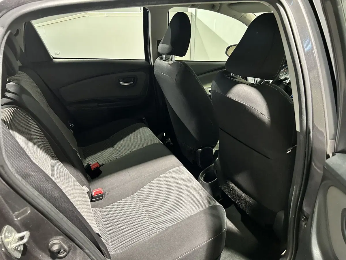 Toyota Yaris usata a Milano (8)