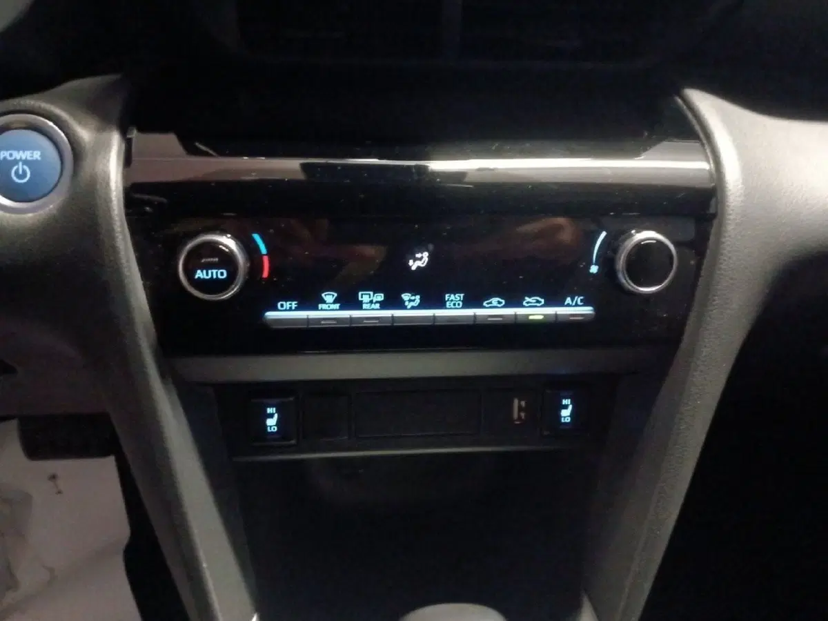 Toyota Yaris Cross usata a Milano (16)