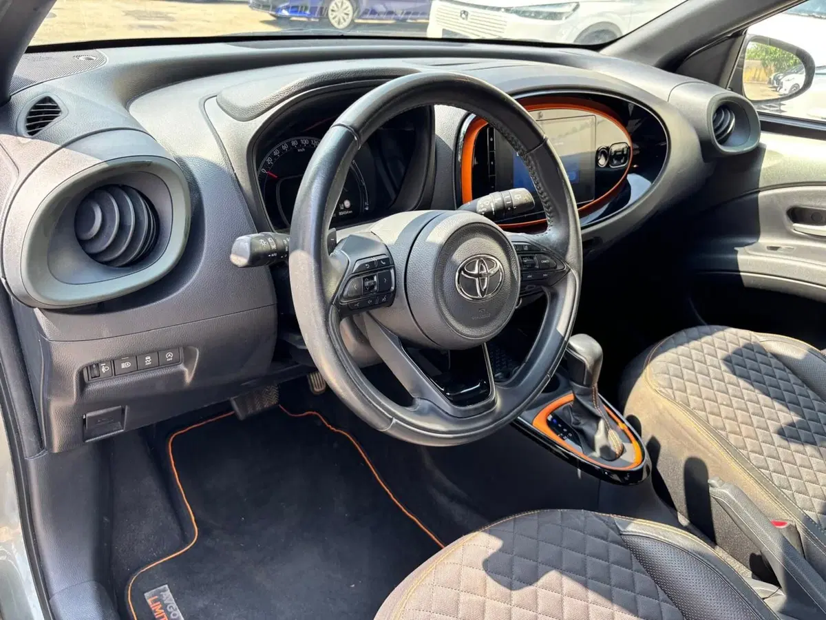 Toyota Aygo X usata a Modena (11)
