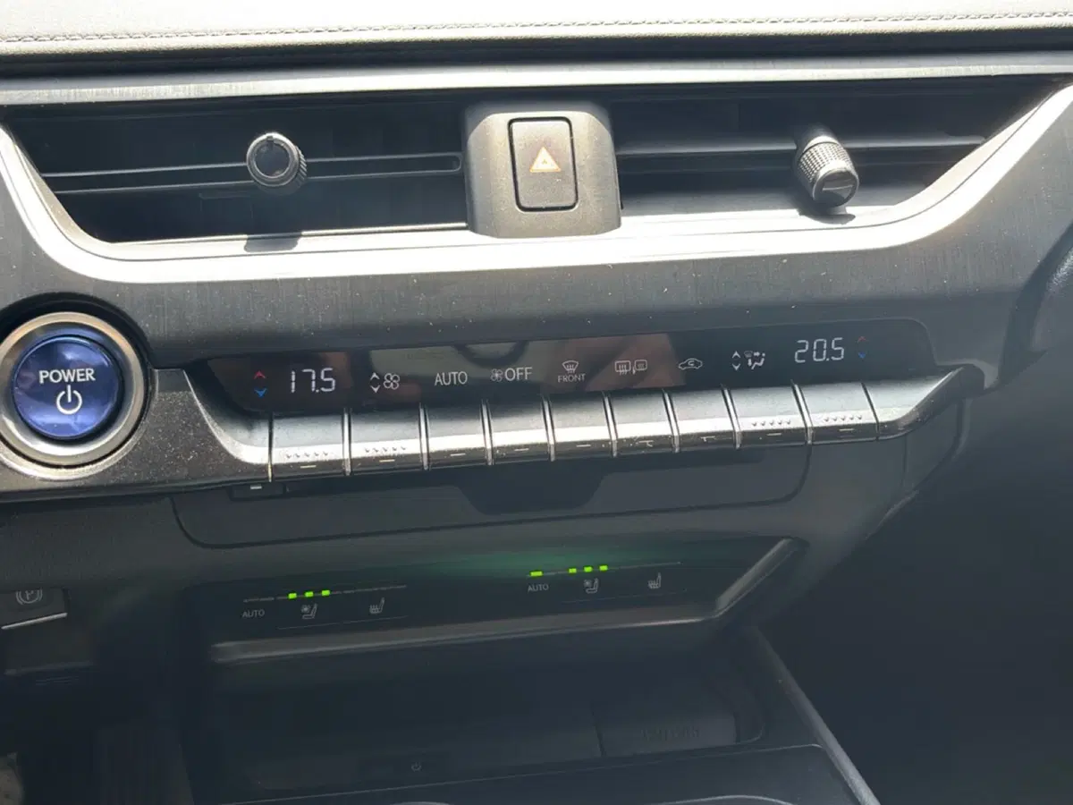 Lexus UX usata a Bologna (16)
