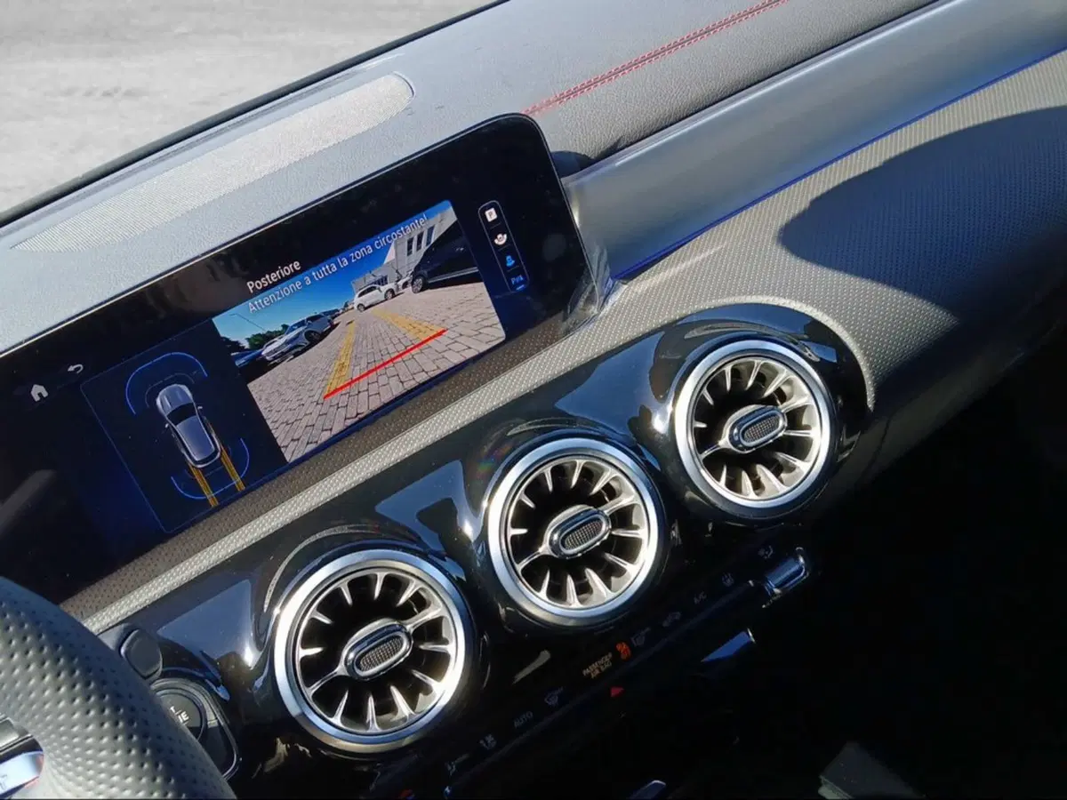 Mercedes-Benz CLA Shooting Brake nuova a Firenze (15)