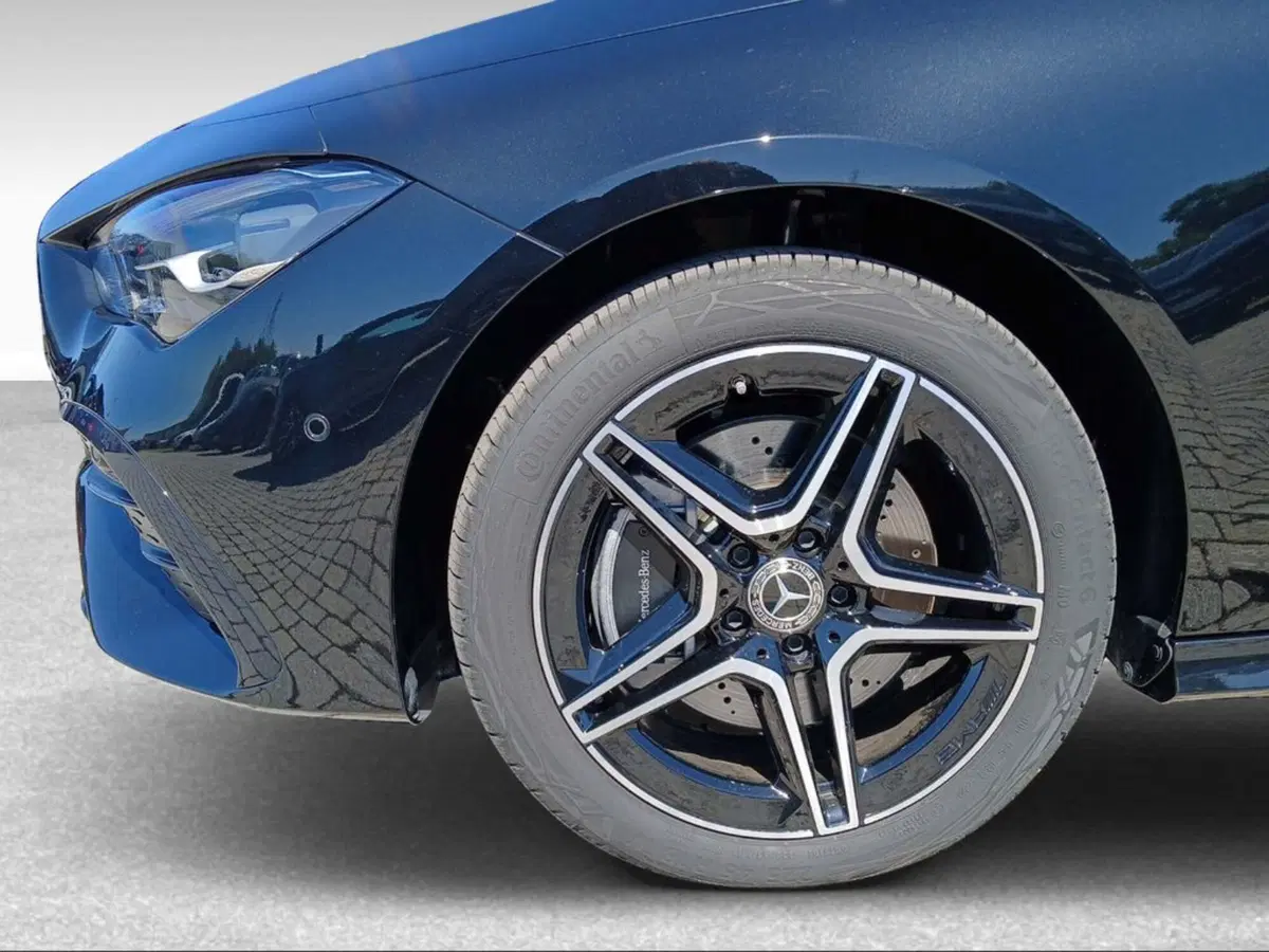 Mercedes-Benz CLA Shooting Brake nuova a Firenze (16)