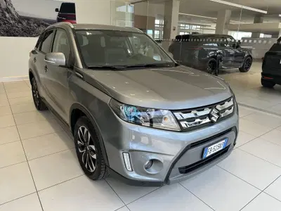 Suzuki Vitara 1.6 DDiS 4WD AllGrip DCT V-Top del 2016 usata a Latina