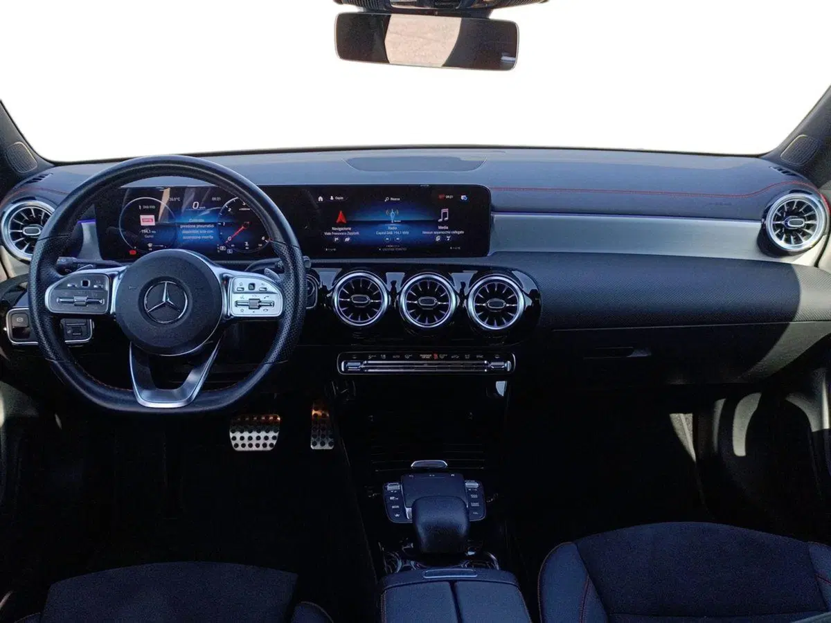 Mercedes-Benz CLA Shooting Brake usata a Bari (11)