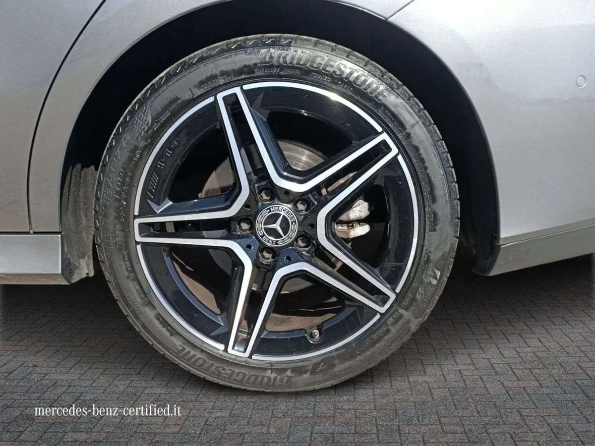 Mercedes-Benz CLA Shooting Brake usata a Bari (17)