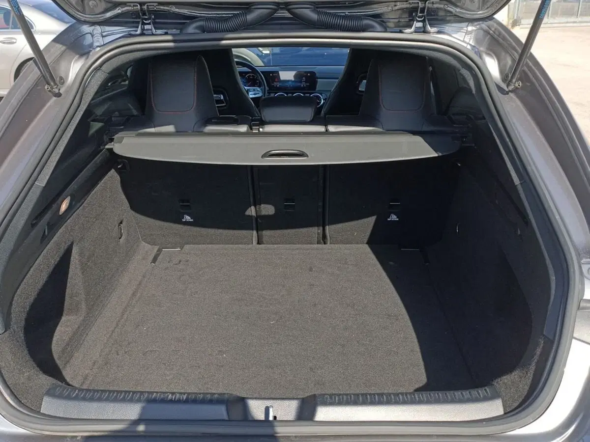 Mercedes-Benz CLA Shooting Brake usata a Bari (8)