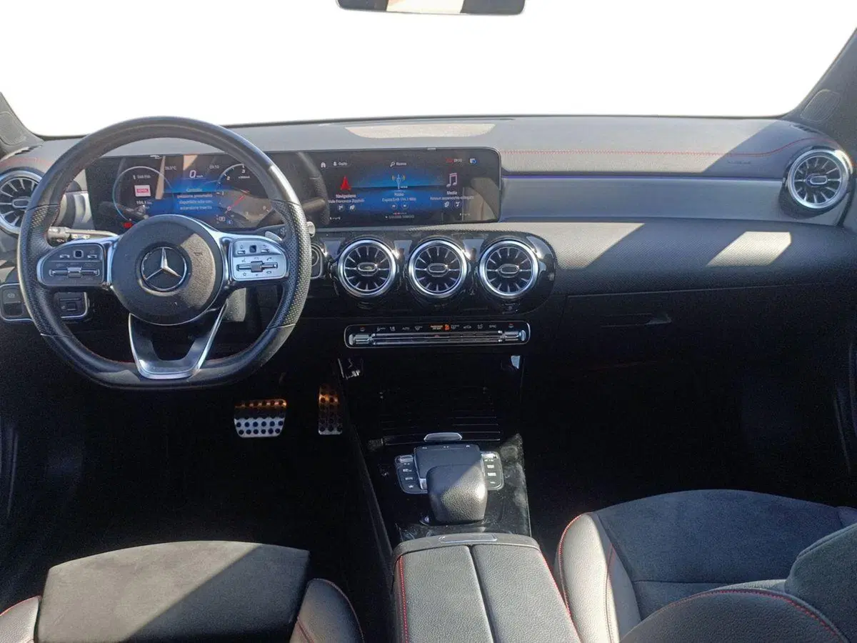 Mercedes-Benz CLA Shooting Brake usata a Bari (9)