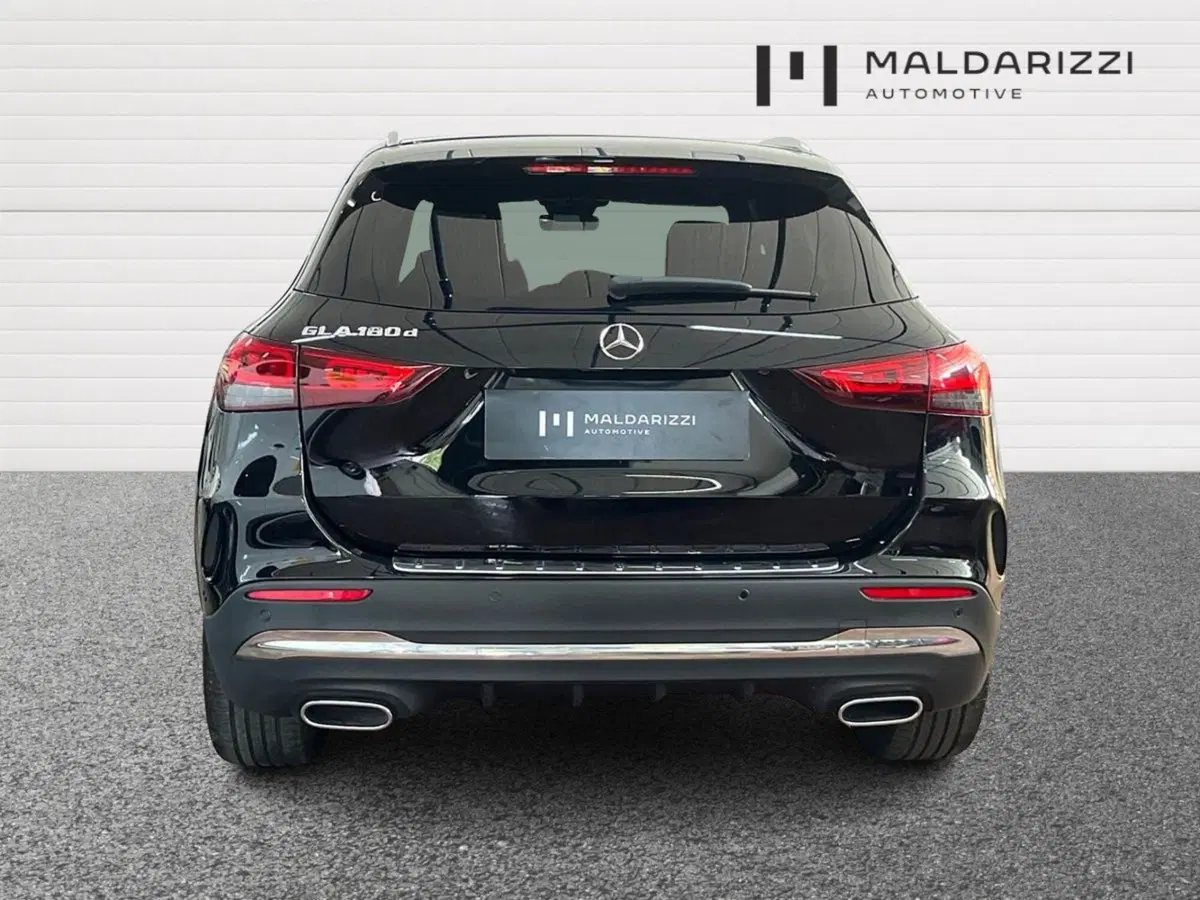 Mercedes-Benz GLA SUV usata a Bari (3)