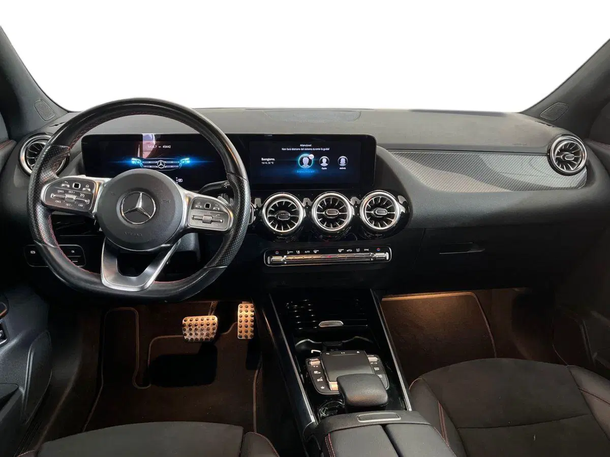 Mercedes-Benz GLA SUV usata a Bari (8)