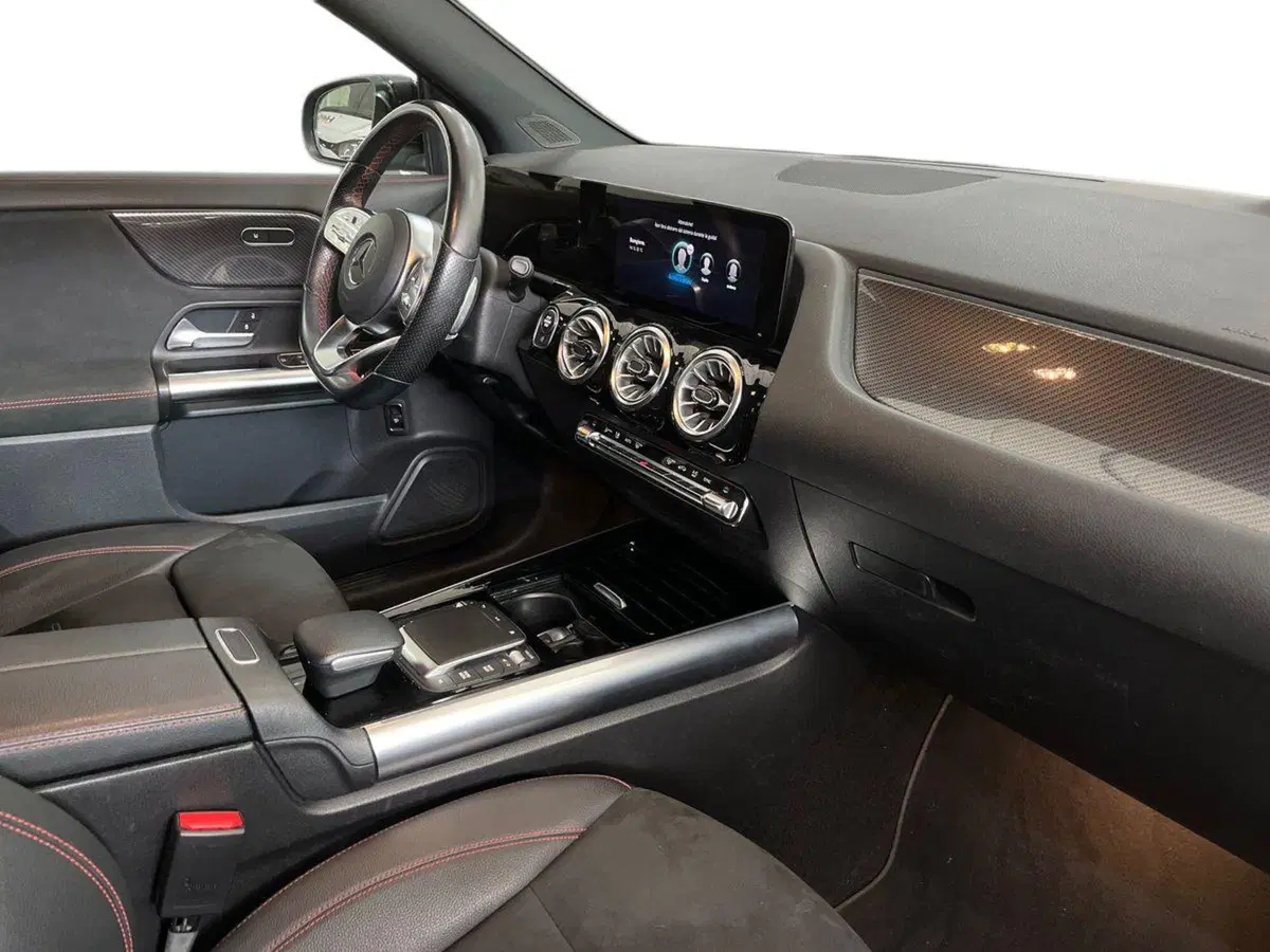 Mercedes-Benz GLA SUV usata a Bari (9)