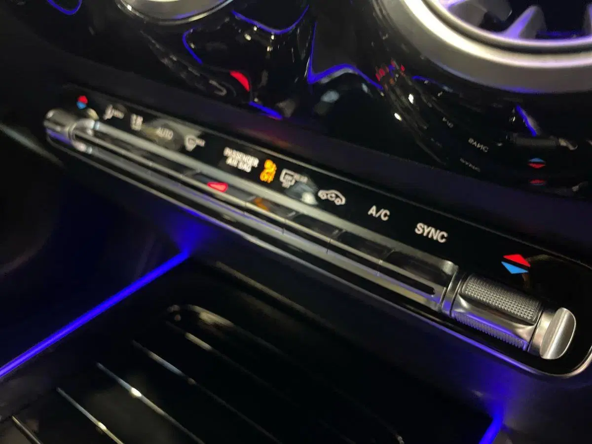 Mercedes-Benz GLA SUV usata a Milano (14)