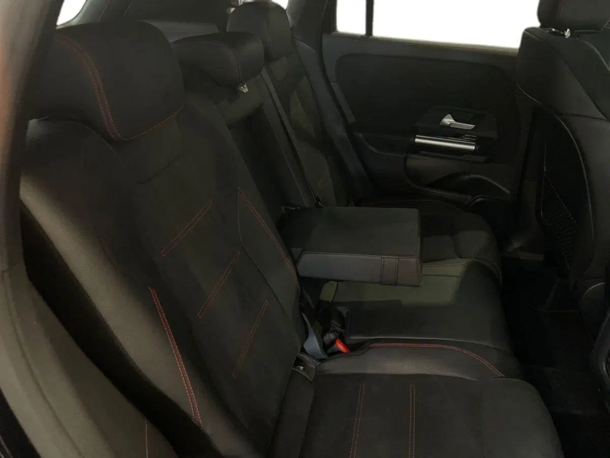 Mercedes-Benz GLA SUV usata a Milano (16)