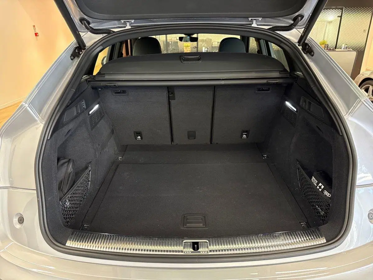 Audi Q4 Sportback usata a Monza e Brianza (8)