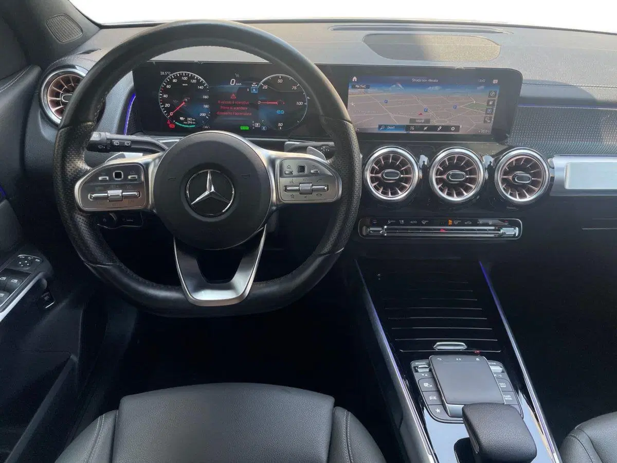 Mercedes-Benz EQB usata a Milano (11)