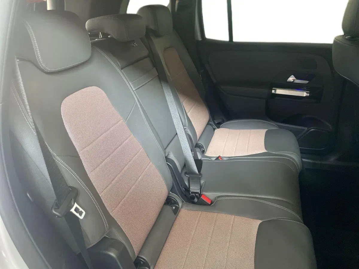Mercedes-Benz EQB usata a Milano (16)