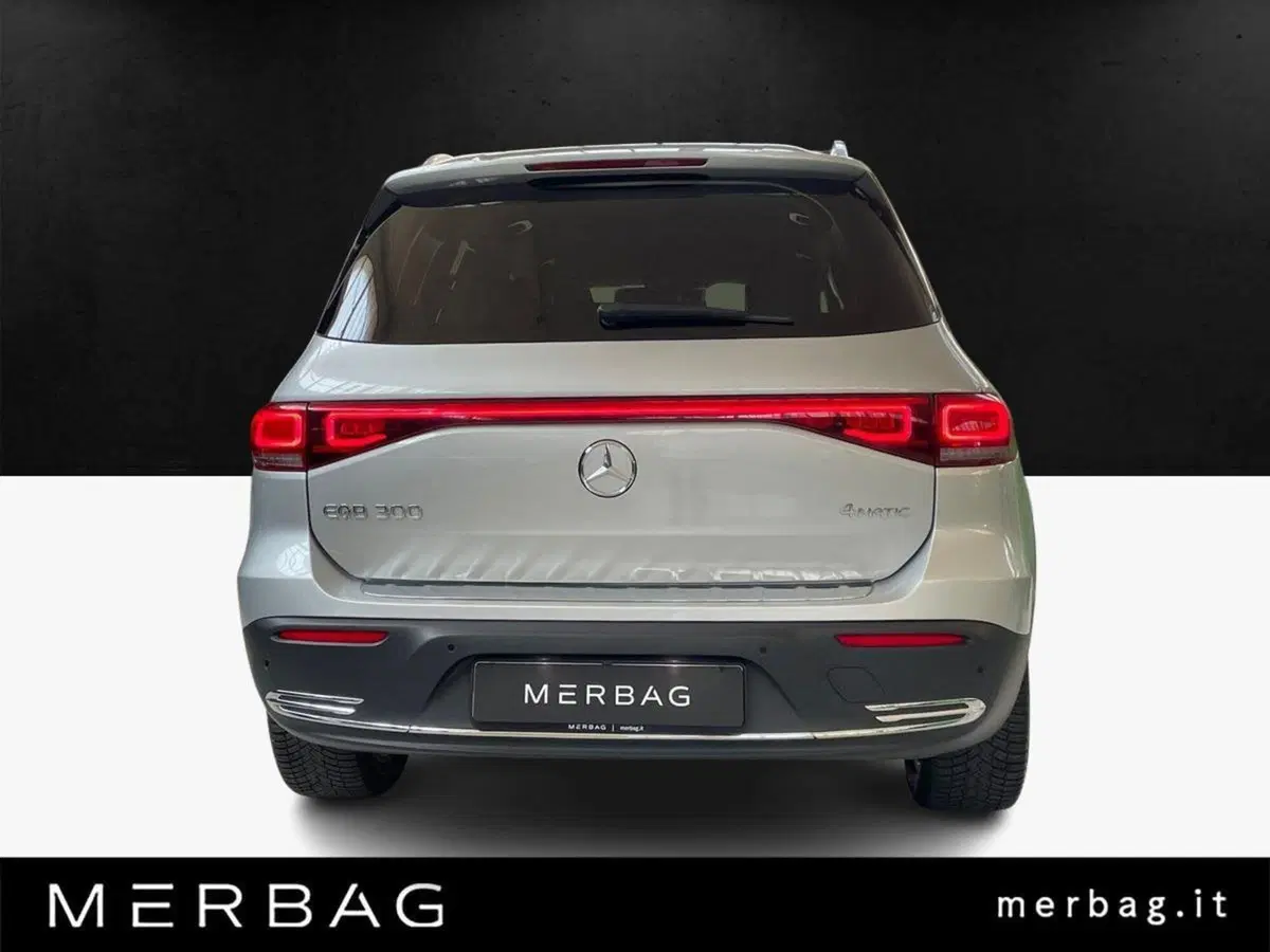 Mercedes-Benz EQB usata a Milano (4)
