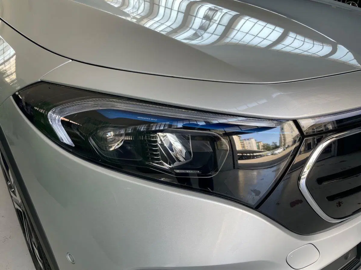 Mercedes-Benz EQB usata a Milano (7)