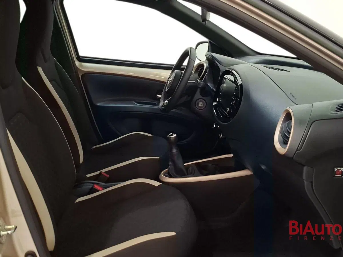 Toyota Aygo X usata a Firenze (19)