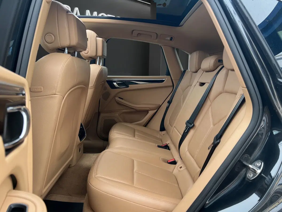 Porsche Macan usata a Cosenza (13)