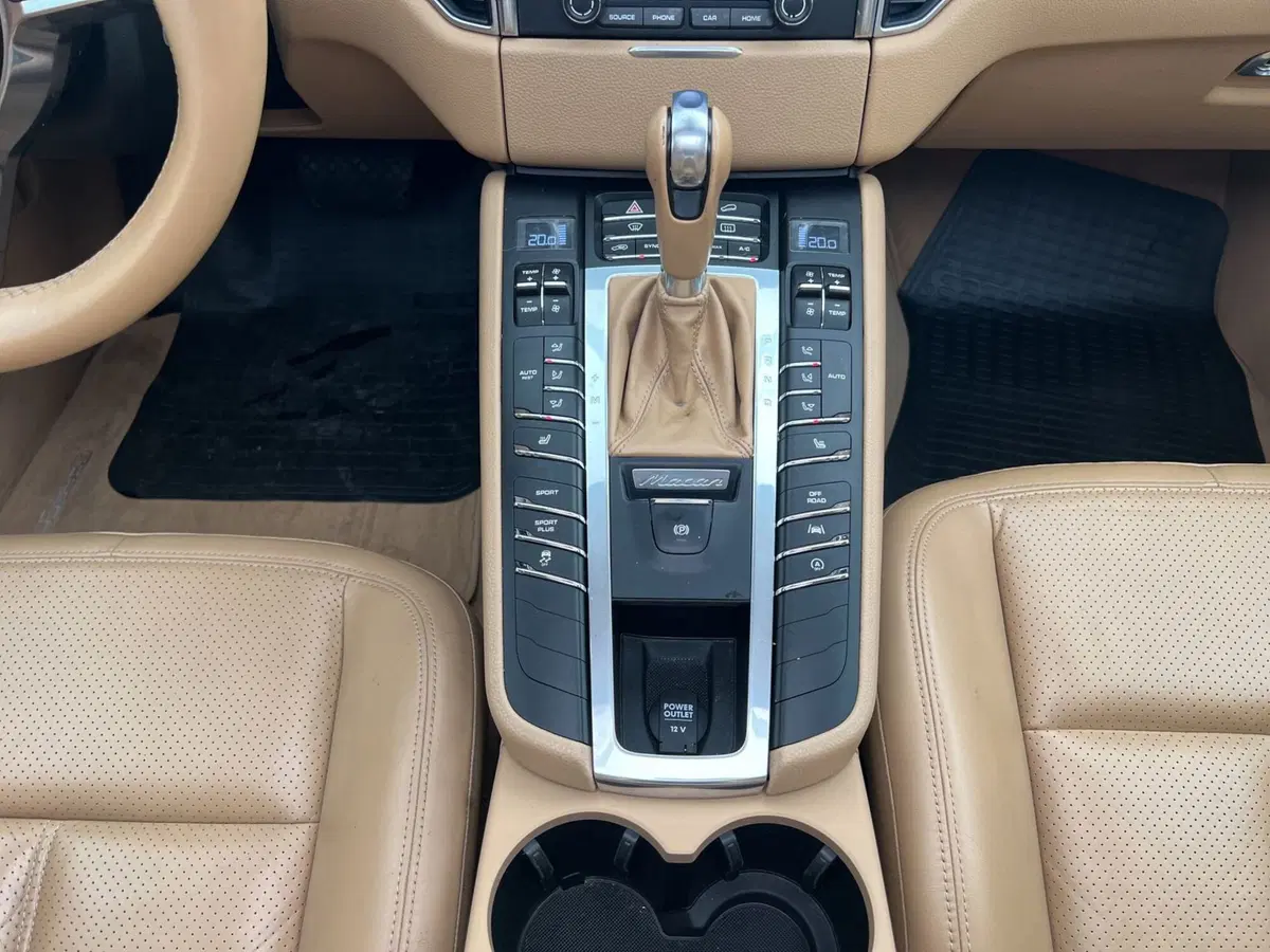 Porsche Macan usata a Cosenza (15)