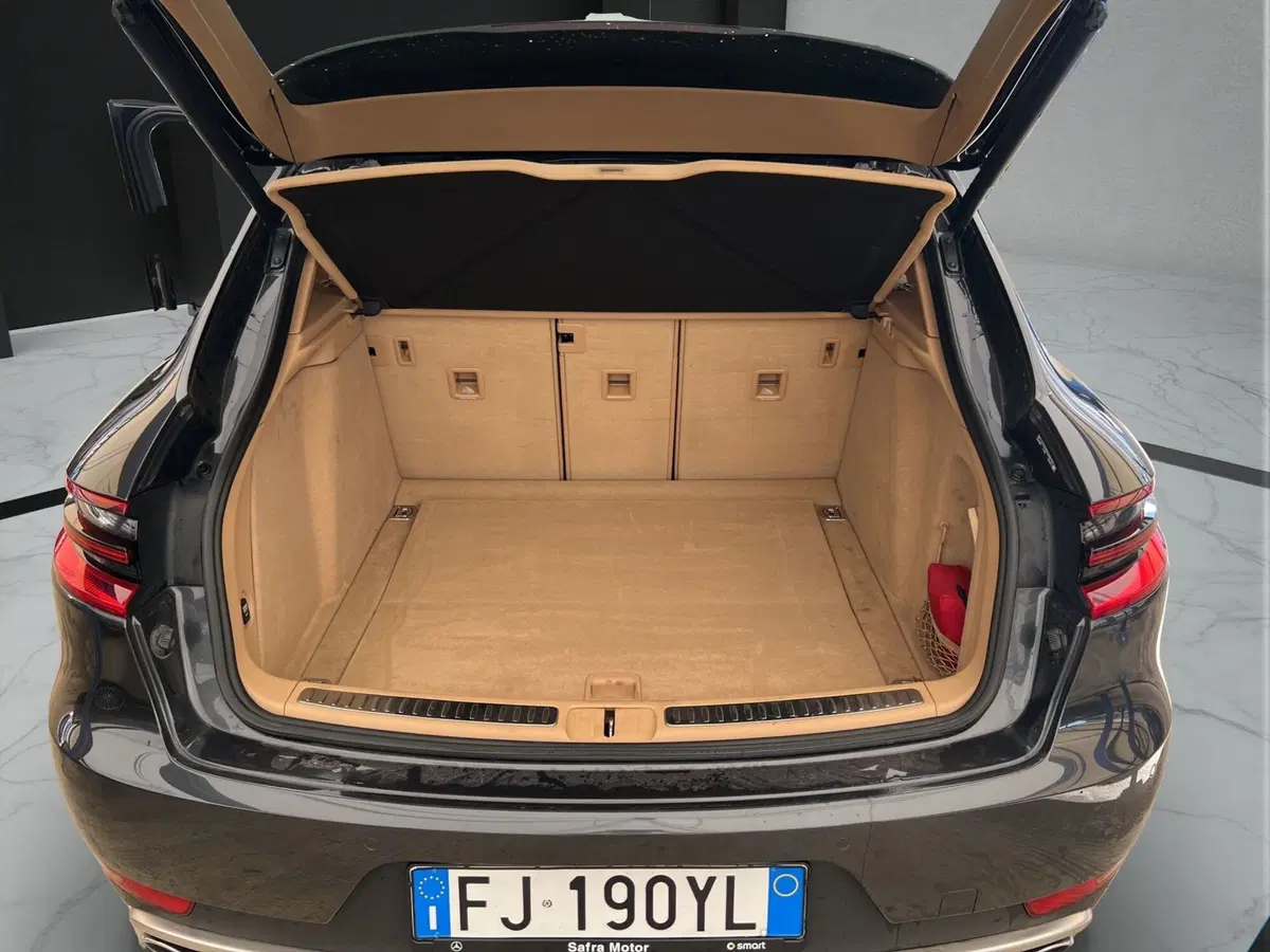 Porsche Macan usata a Cosenza (20)