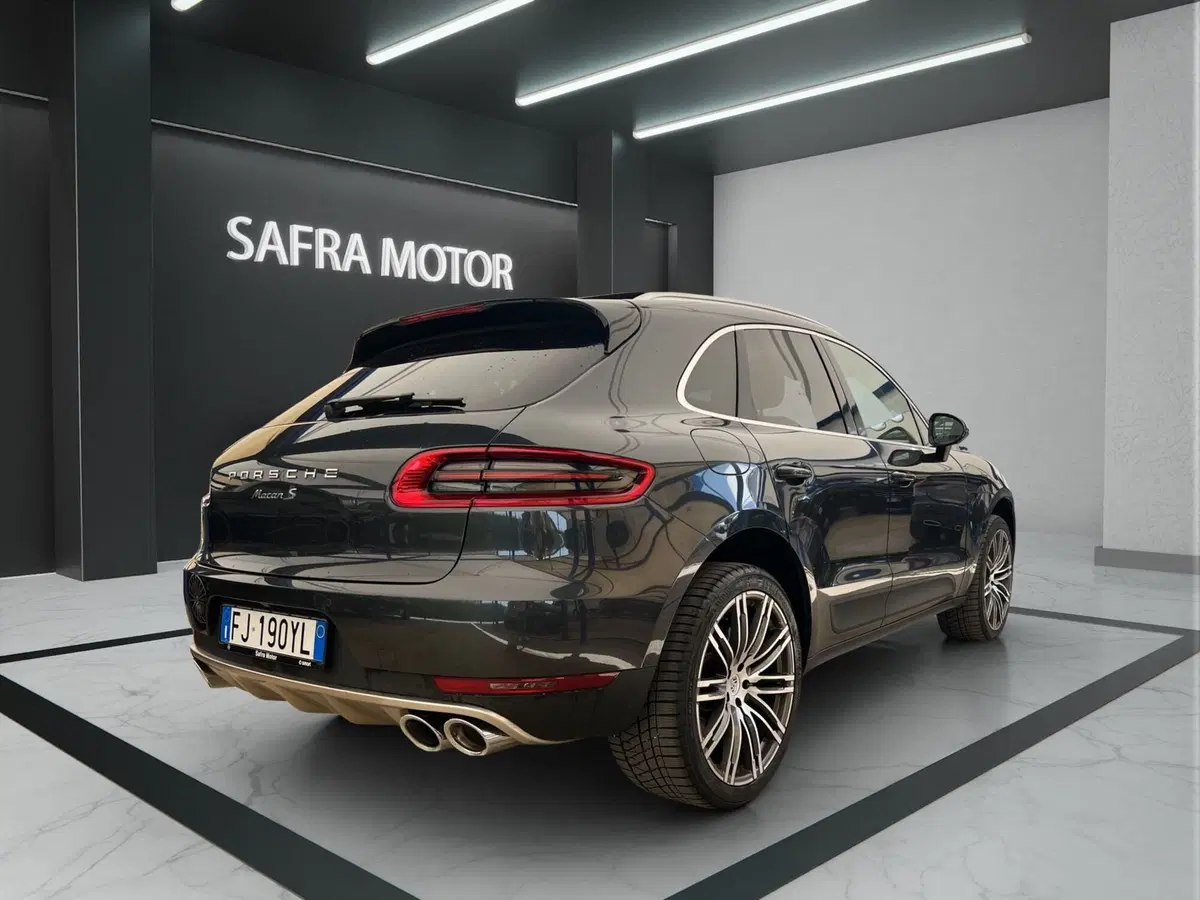 Porsche Macan usata a Cosenza (6)