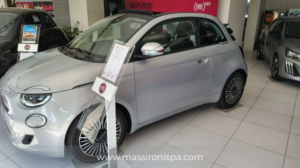 Fiat 500C Cabrio nuova a Milano (2)