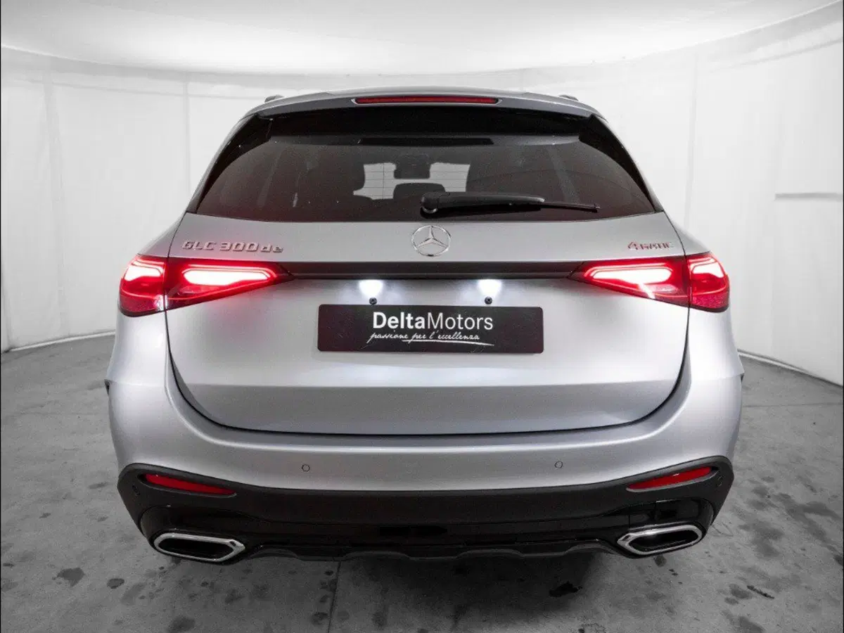 Mercedes-Benz GLC nuova a Ancona (3)