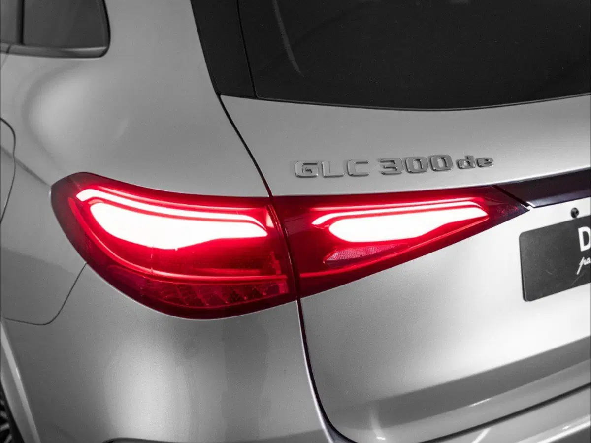 Mercedes-Benz GLC nuova a Ancona (8)