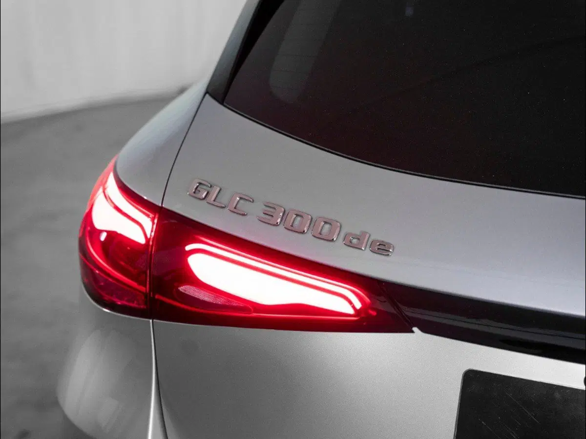 Mercedes-Benz GLC nuova a Ancona (9)
