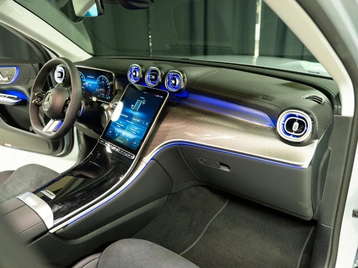 Mercedes-Benz GLC nuova a Ancona (10)