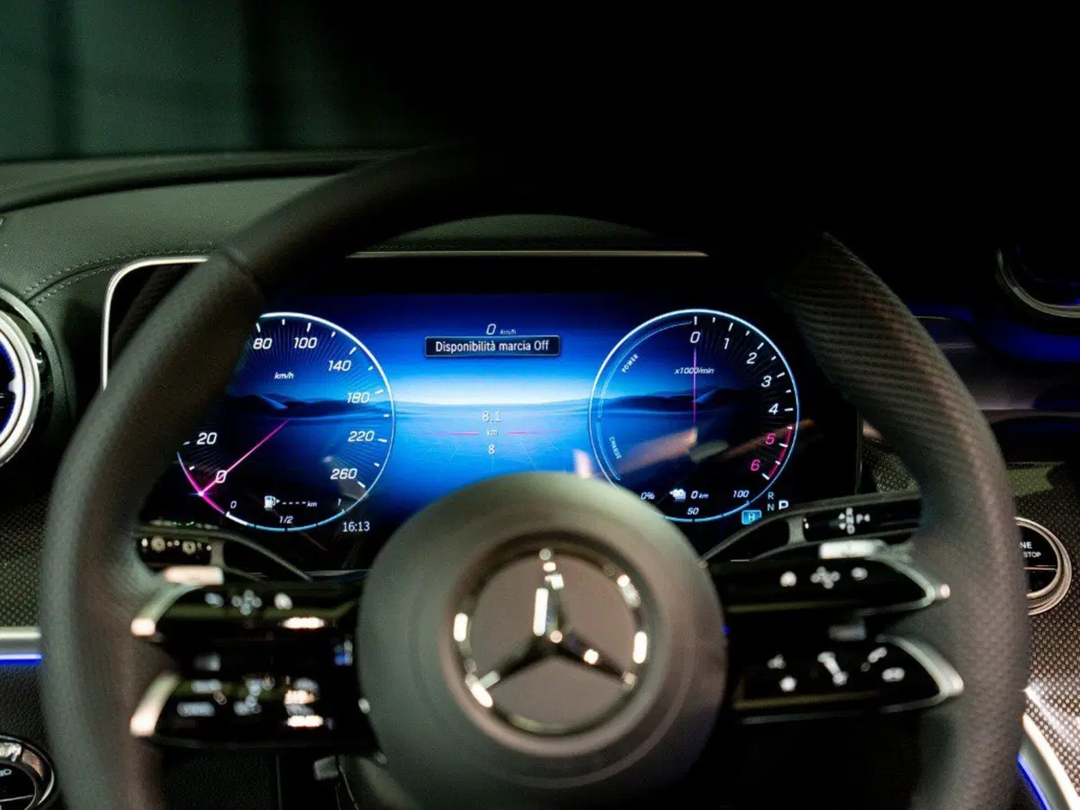 Mercedes-Benz GLC nuova a Ancona (11)