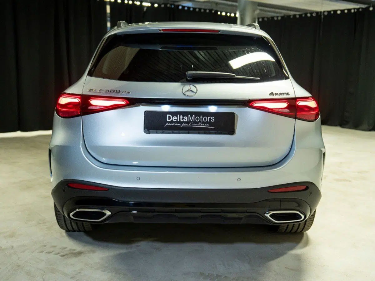 Mercedes-Benz GLC nuova a Ancona (3)
