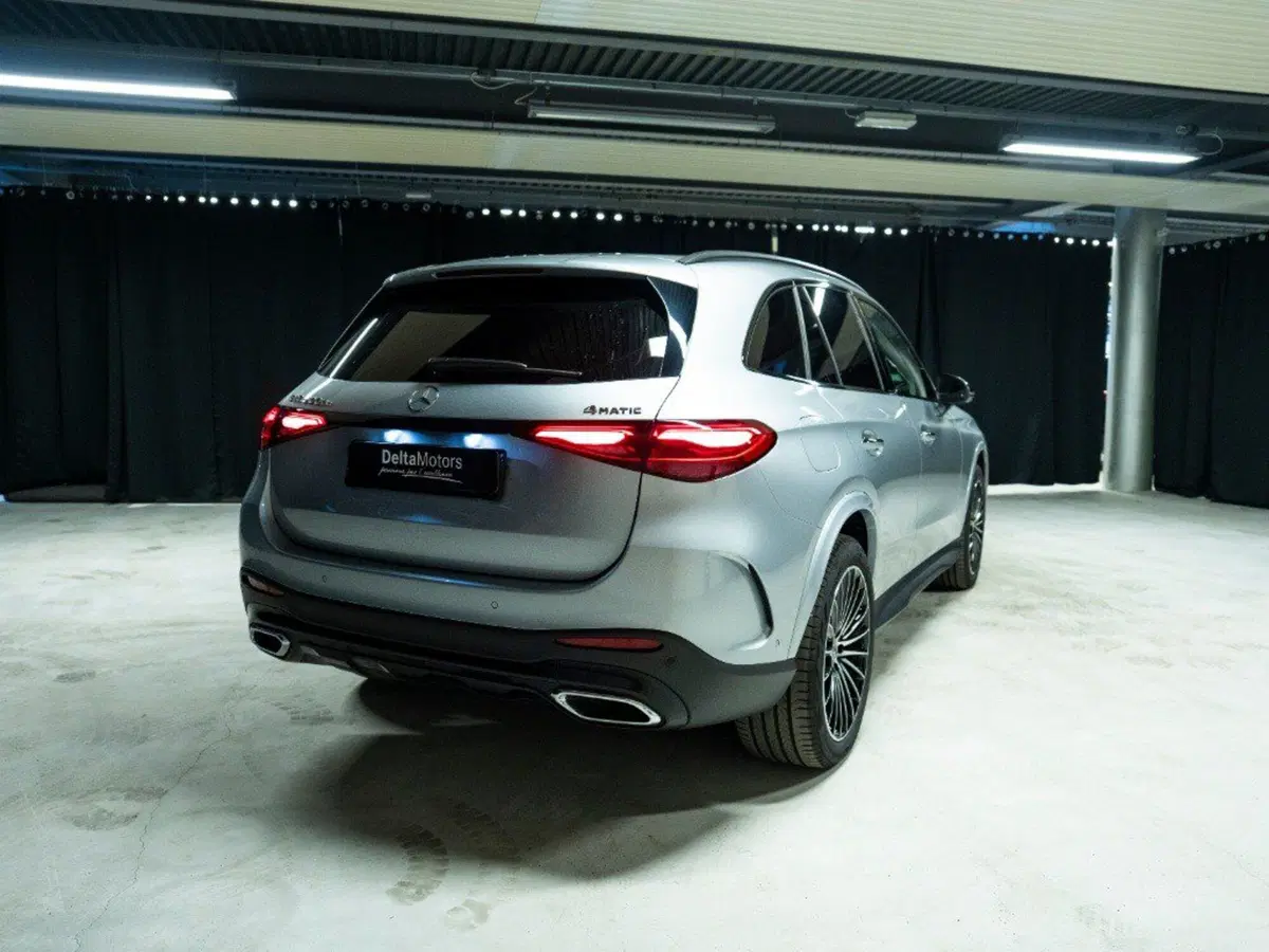 Mercedes-Benz GLC nuova a Ancona (4)