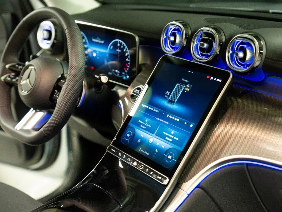 Mercedes-Benz GLC nuova a Ancona (8)