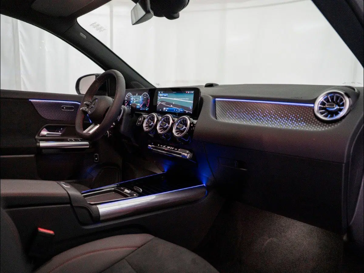 Mercedes-Benz GLA SUV nuova a Macerata (11)