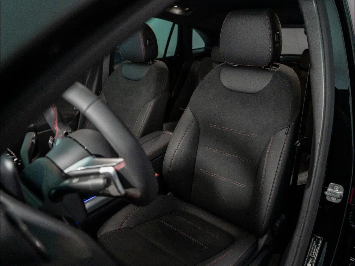 Mercedes-Benz GLA SUV nuova a Macerata (14)