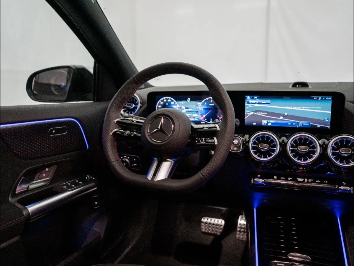 Mercedes-Benz GLA SUV nuova a Macerata (19)